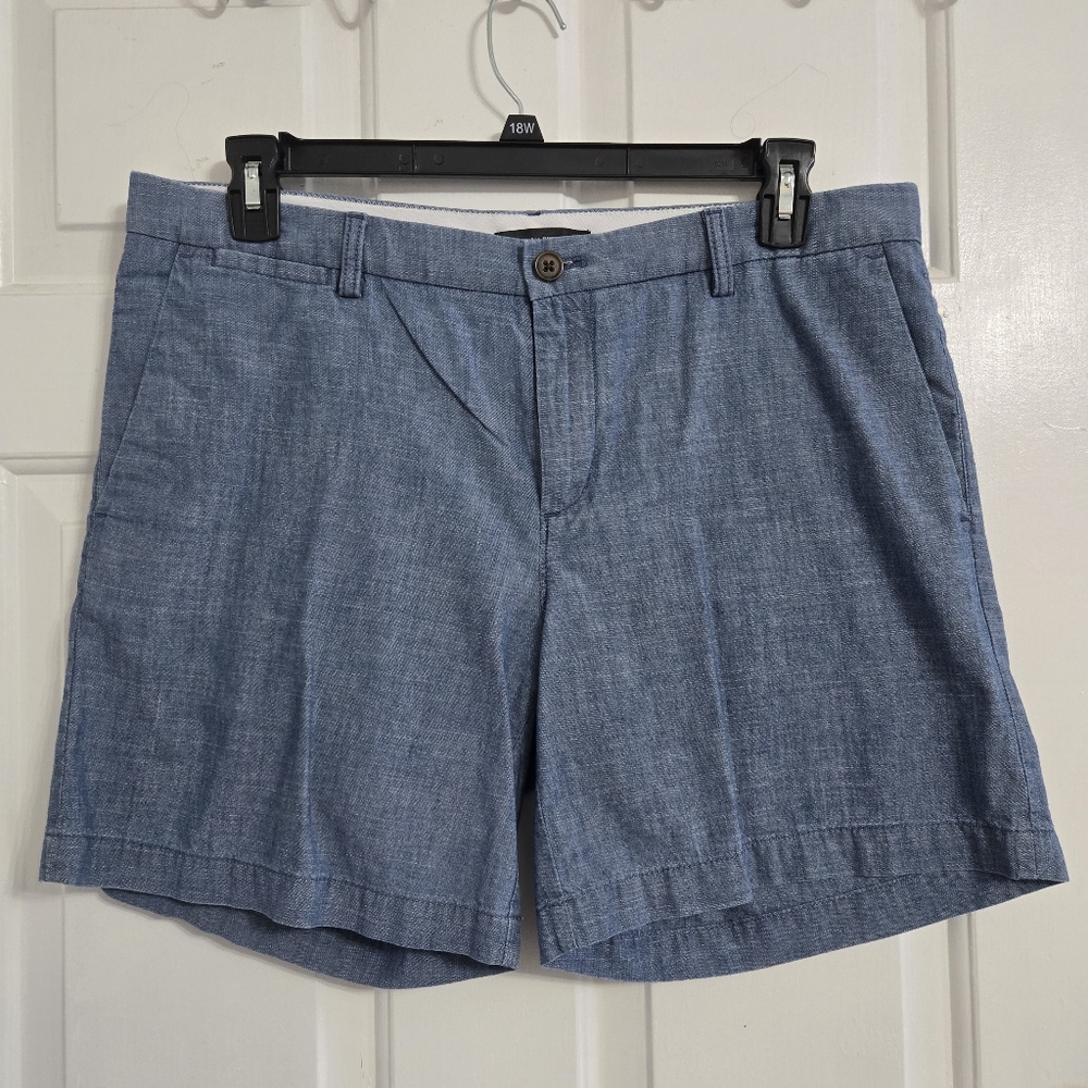 Banana Republic blue short in size 12   -G1